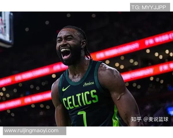 杰伦布朗如何在NBA赛场上展现领袖风范与卓越才华