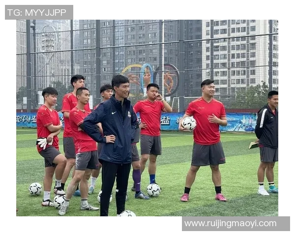 上海足球队与重庆足球队赛后分析:比赛节奏与战术对比探讨 上海足球队与重庆足球队赛后分析:比赛节奏与战术对比探讨
